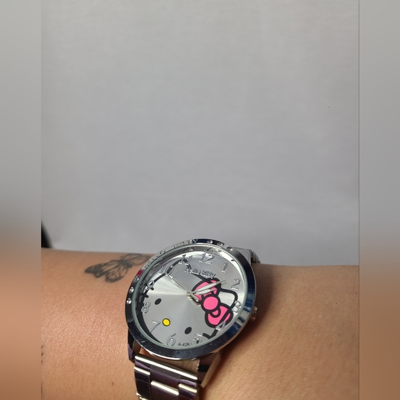 Brand new Sanrio Hello Kitty stainless steel watch - Picture 3 of 10